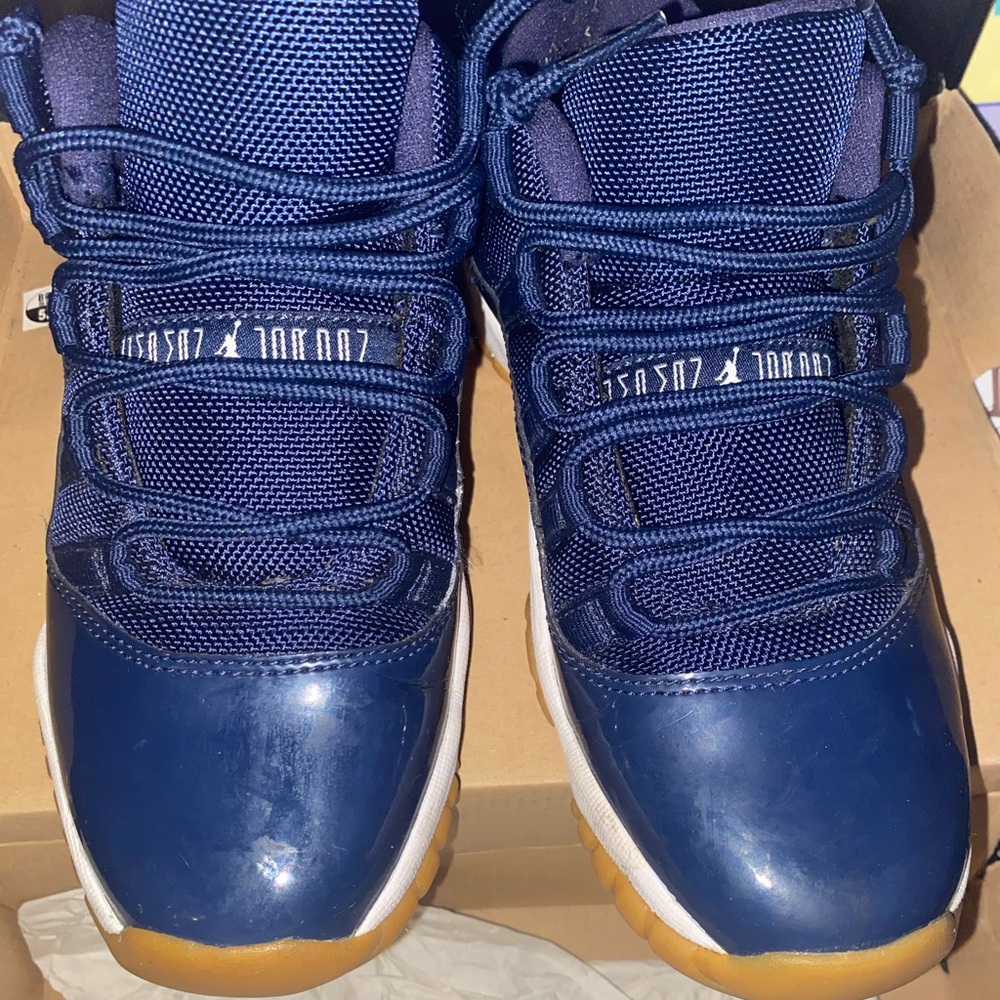 Jordan 11 low navy blue 5.5